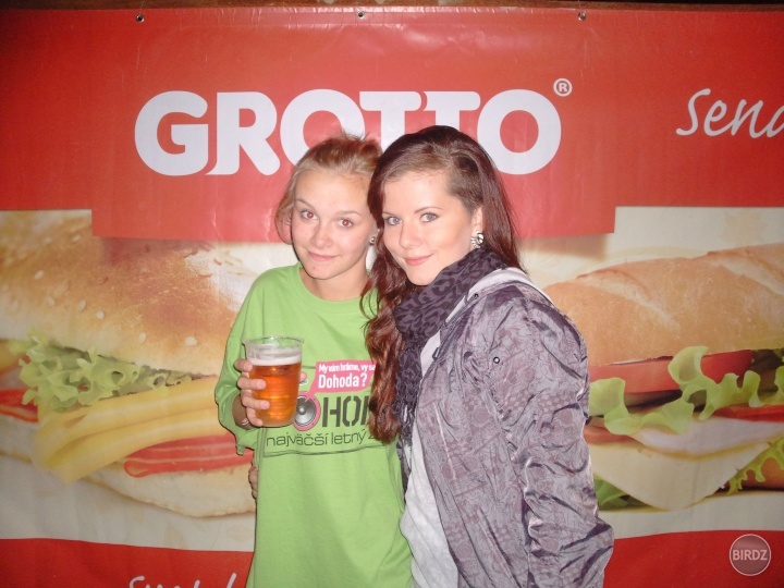 @Clau a pivečko :-* dobrý, chladený Corgoň ;) DOHODA 2011 
