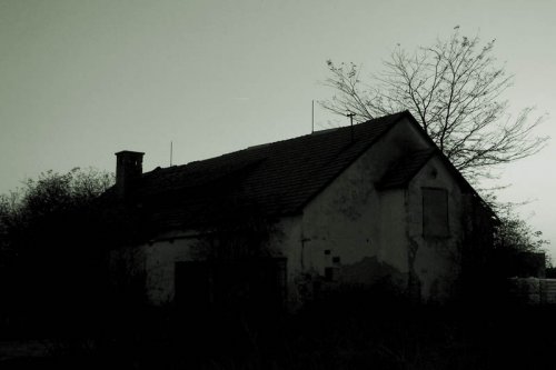 JAROVCETRIP: Alone in the dark