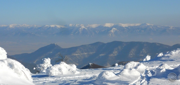 výhľad z Kľaku - v pozadí Tatry