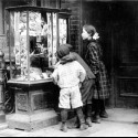 1910-Window shopping