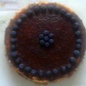 hotovo :) blueberry cheescake je na svete a vyzerá svetovo :) podľa oblížprstu aj chutí svetovo :) dnešná oslava sa vydarí! spokojná som :)