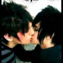 emo boys kissing....mnam