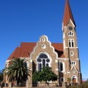 WINDHOEK - filmár a fotograf Miro Pokorný Vás pozýva na Foto Safari do najfotogenickejšej krajiny sveta - viac info na: http://www.offroadtours.sk/fotosafari.html (Foto: Miloš Bubán Namíbia/2004)