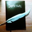 Death_Note_Notebook_by_Esmer3000

..hm tneto notebook ma na sebe nadherne pekni-y vzor cca no nie?...