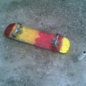 moj skateboard ktory sa mi zosukal a som ho nastriekal  hehe :D