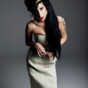 Amy Winehouse,jedna zo slušnejších fotiek:)