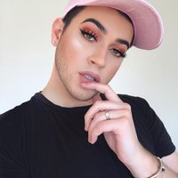 Manny Gutierrez - tvár značky Maybelline