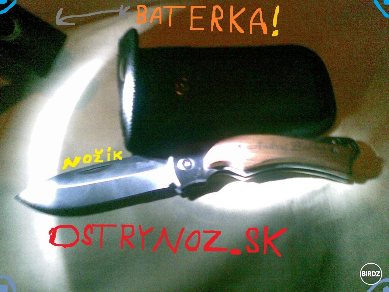 Tento nožík s menom a aj baterkou som dostal ako darček za video na youtube od ostrynoz.sk, ďakujem hehe!...