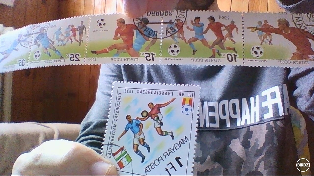 Sovietsky futbalový tím (vydané pri príležitosti MS vo futbale 1990) a madarskí futbalisti na šampionáte 1938