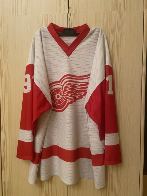 môj nový hokejový dres detroit red wings