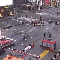 Aspoň si betón na Times Square na chvíľu odpočinie.